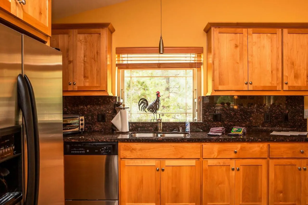 5-Star Luxury Tahoe Cabin! Great Location! Pool Table!Darts! Poker! Ping Pong! Games! South Lake Tahoe 0*,